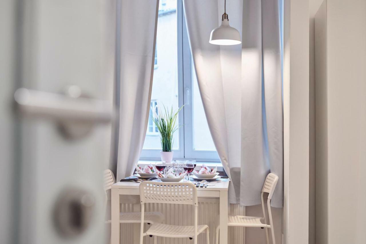 Apartments Chmielna 24 By Renters Warszawa Zewnętrze zdjęcie